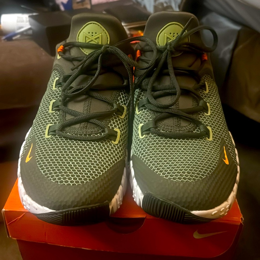 Nike Metcon olive green 11.5 slightly worn good condition